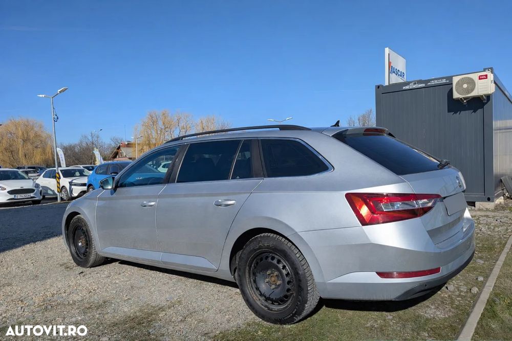 Skoda Superb 2.0 TDI 4X4 Style - 27