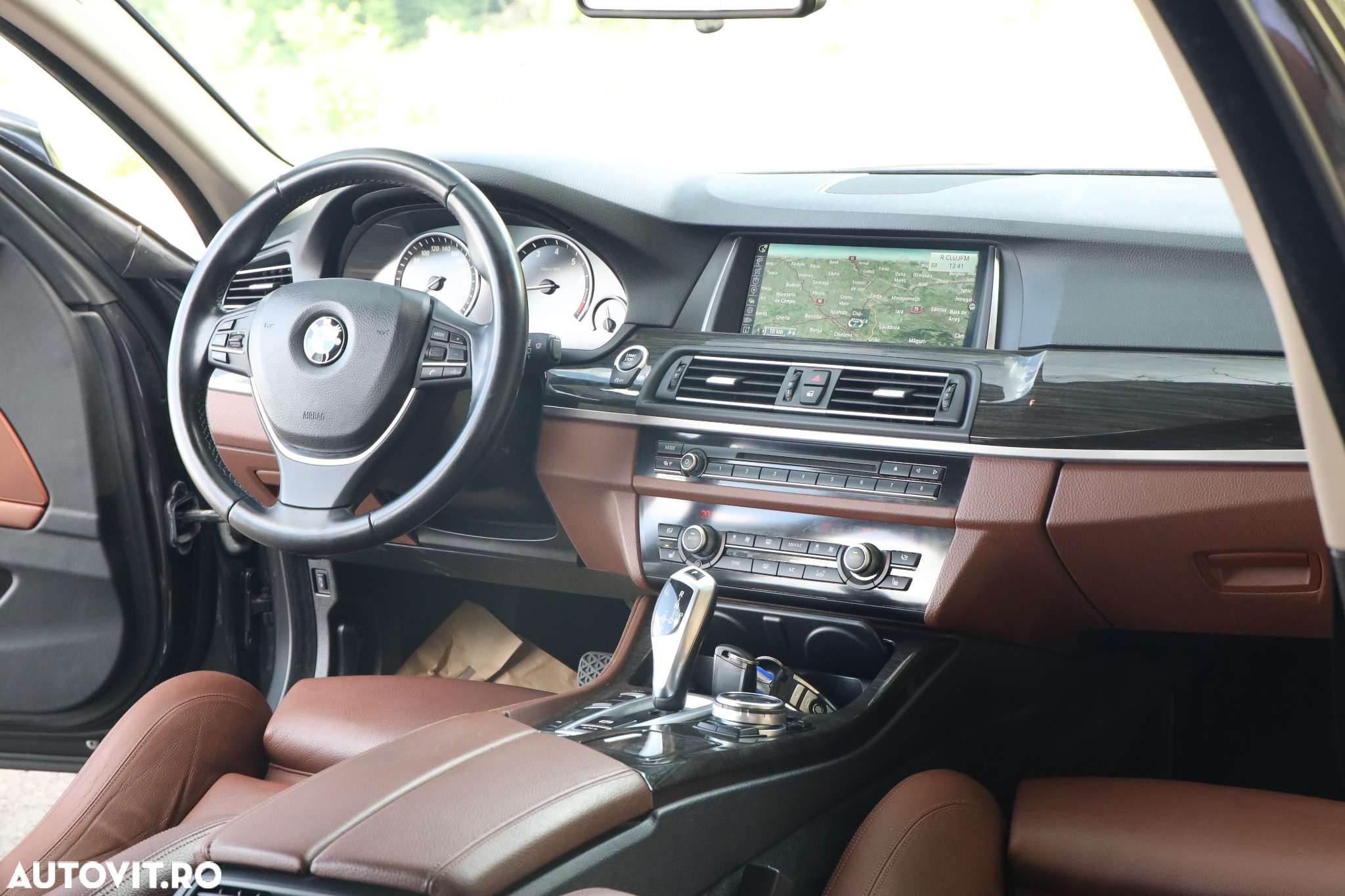 BMW Seria 5 520i Touring Aut. Luxury Line - 29