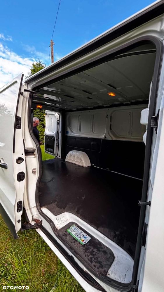 Renault TRAFIC - 10