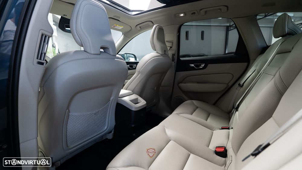 Volvo XC 60 2.0 T6 PHEV Inscription Expression AWD - 28