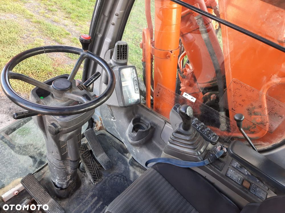 Hitachi ZX160W - 6