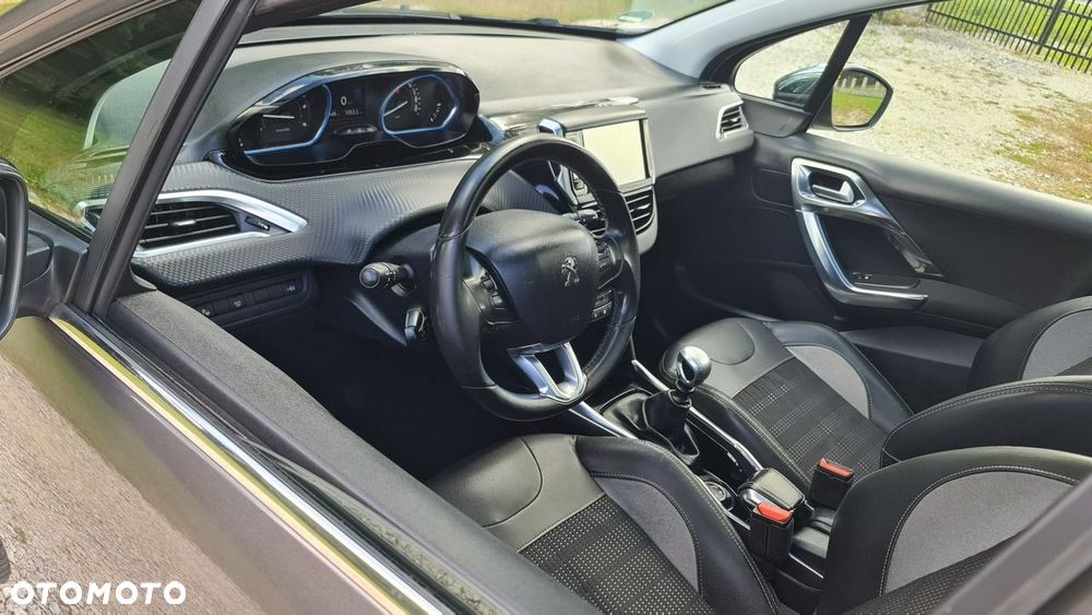 Peugeot 2008 1.6 e-HDi Allure S&S - 11