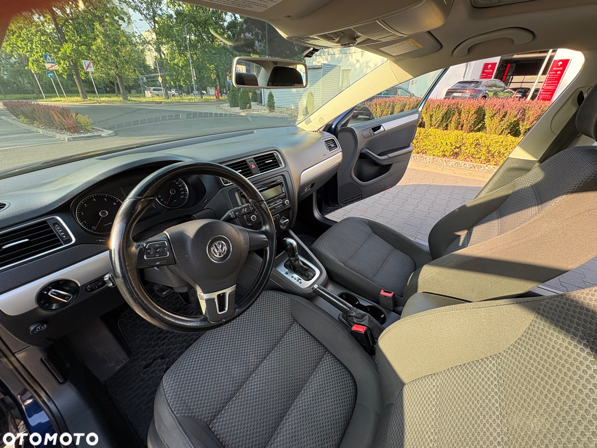 Volkswagen Jetta 1.8T SE - 16