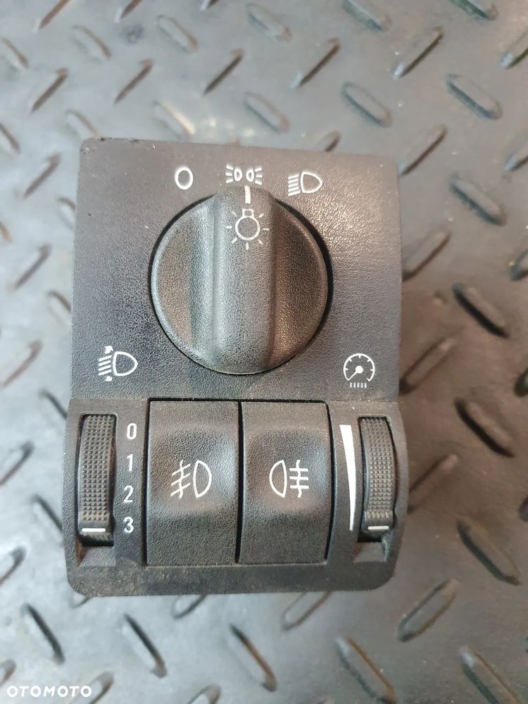 WŁĄCZNIK ŚWIATEŁ OPEL  ASTRA II G ZAFIRA A HALOGENY 90561377 90437440 - 4