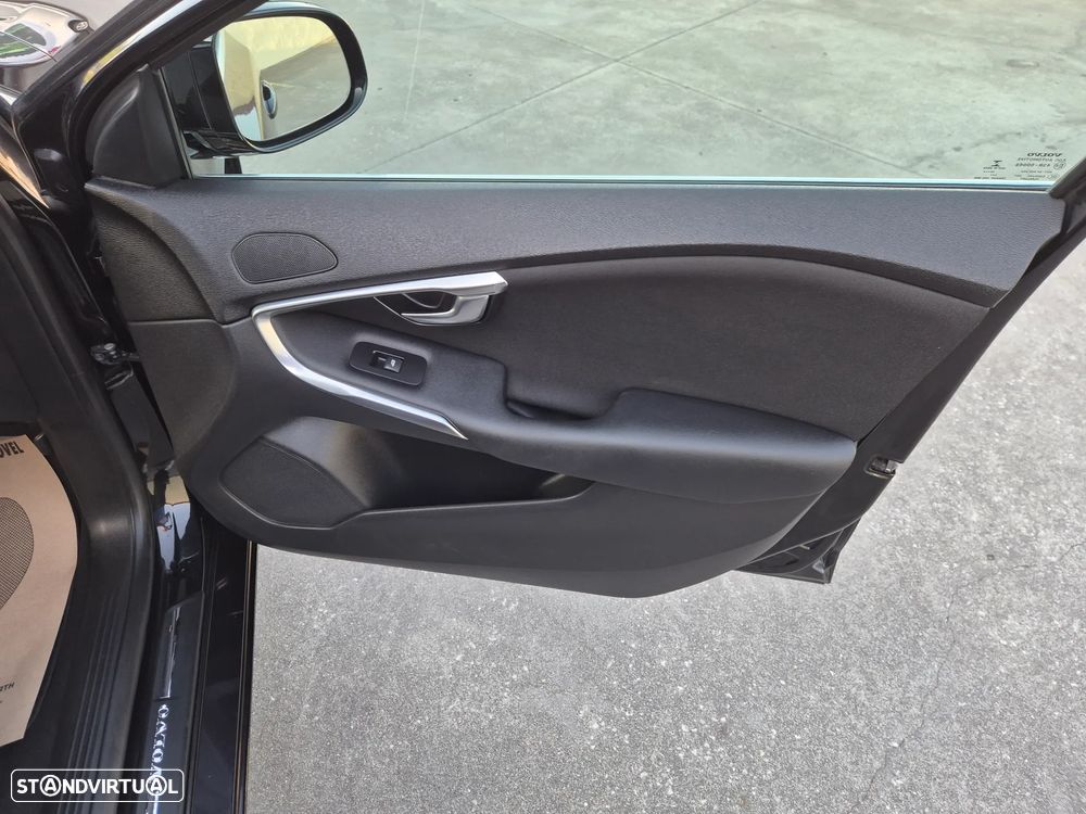 Volvo V40 1.6 D2 Eco Momentum - 29