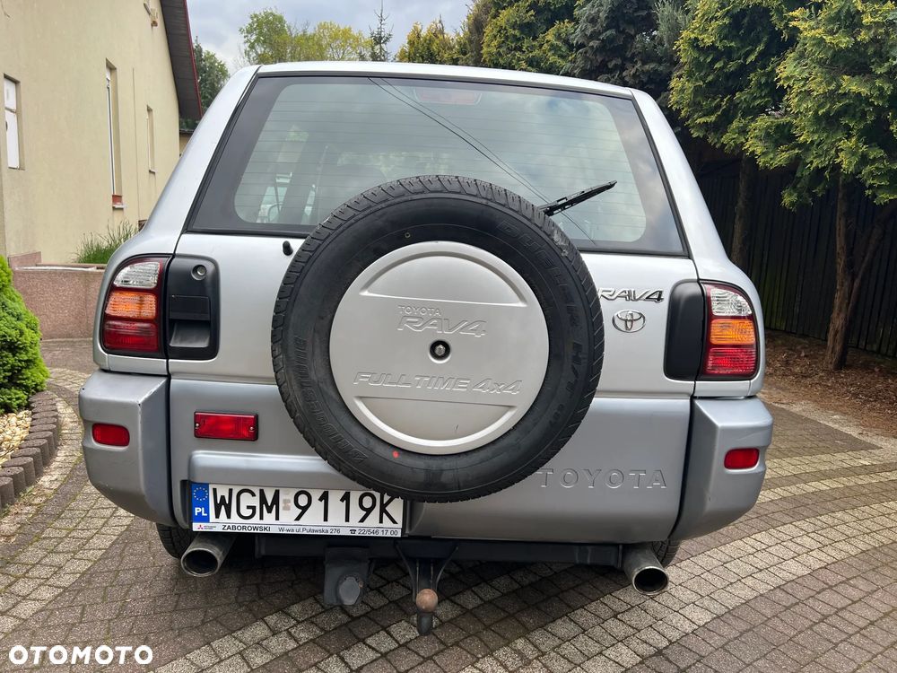 Toyota RAV4 2.0 - 5