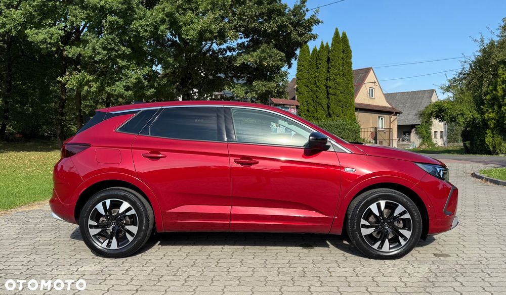 Opel Grandland X 1.2 T GPF Design&Tech S&S - 3