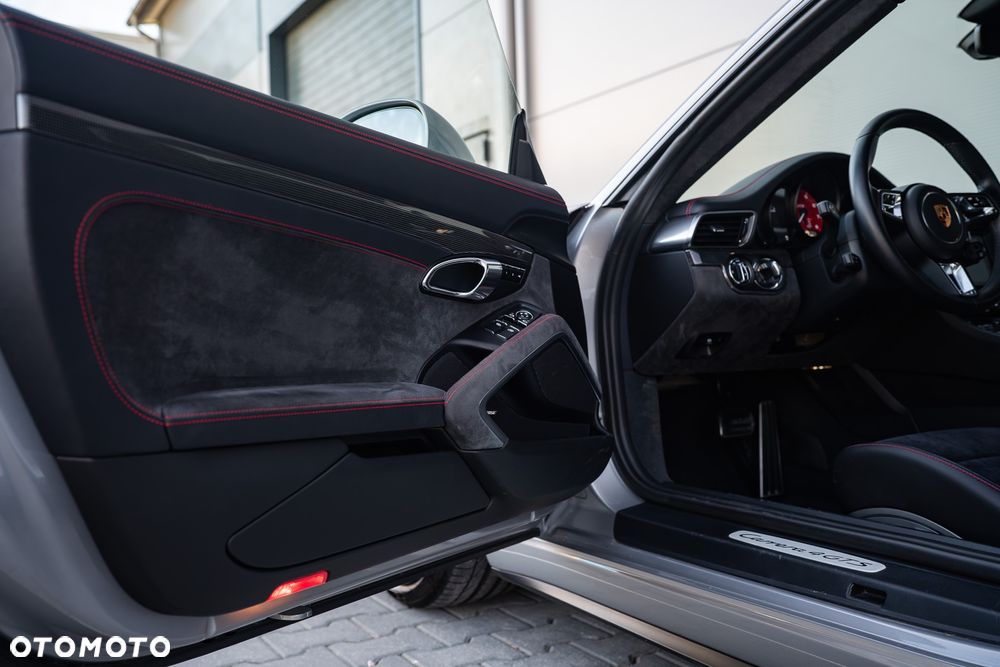 Porsche 911 Carrera 4 GTS PDK - 13