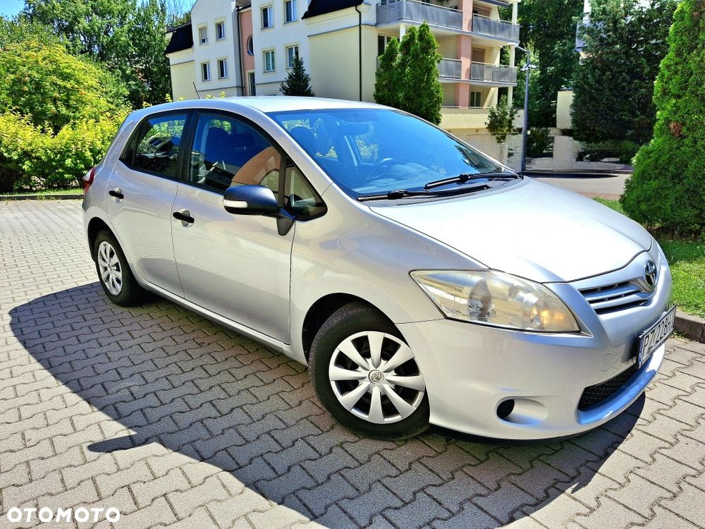 Toyota Auris - 1