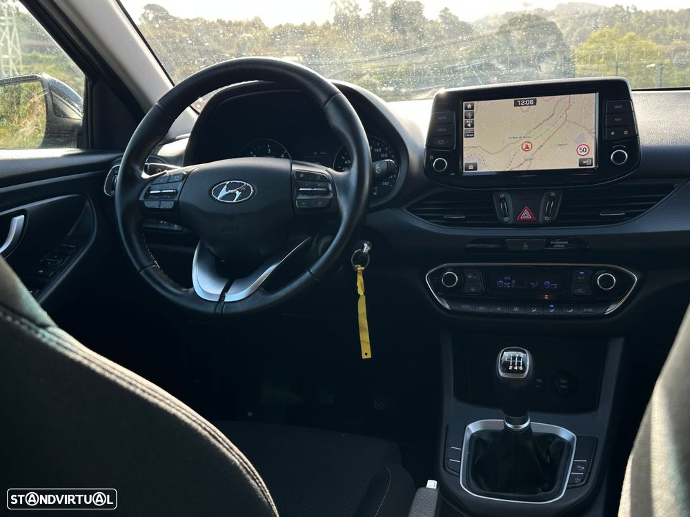 Hyundai i30 SW 1.6 CRDi Style+Navi - 21