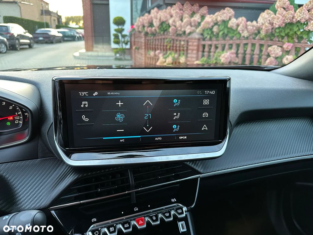 Peugeot 2008 - 13