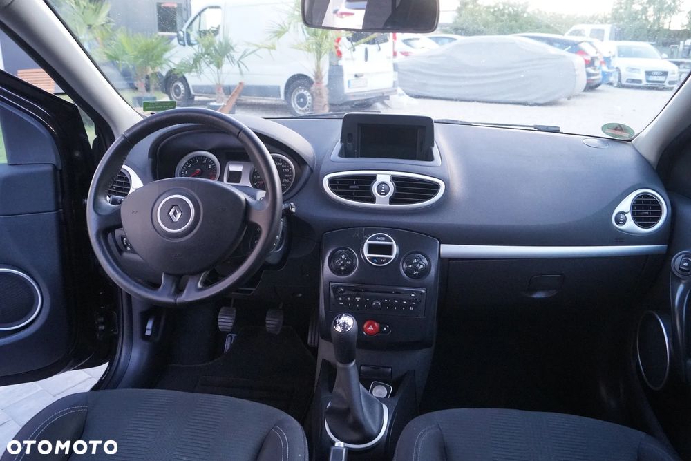 Renault Clio 1.2 16V 75 nightDay - 9