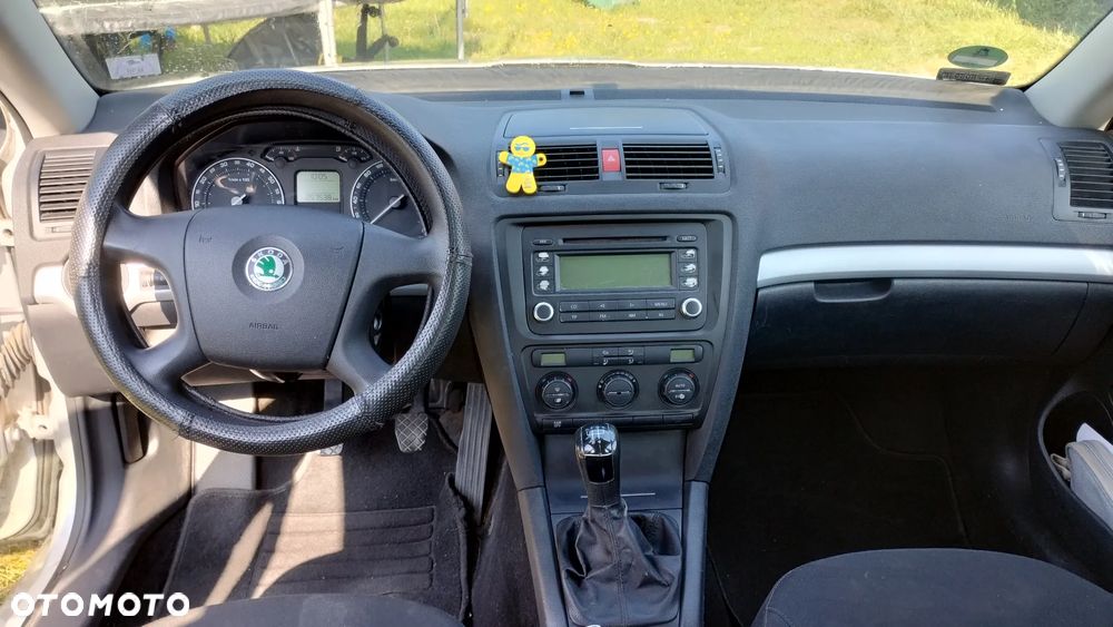 Skoda Octavia 1.6 Ambiente - 2