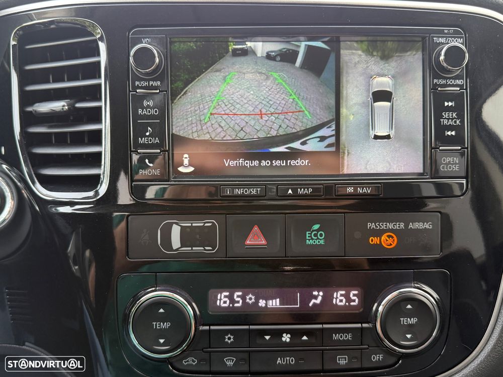 Mitsubishi Outlander 2.0 Instyle Navi - 24