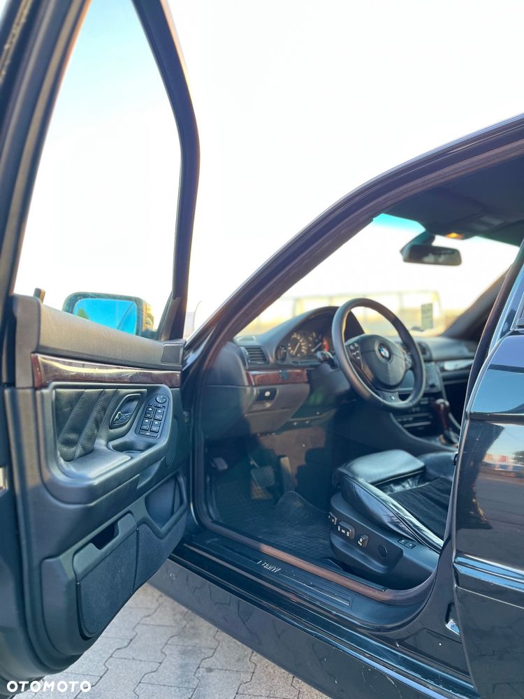 BMW Seria 7 730d - 24