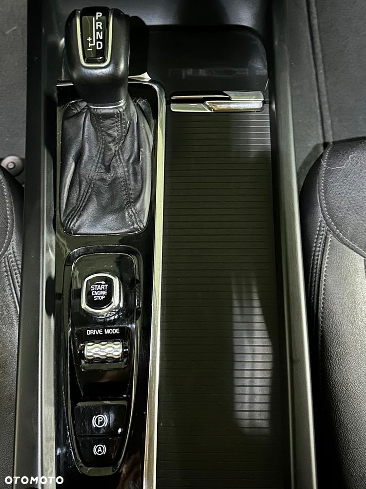 Volvo XC 60 D4 Momentum Pro - 8