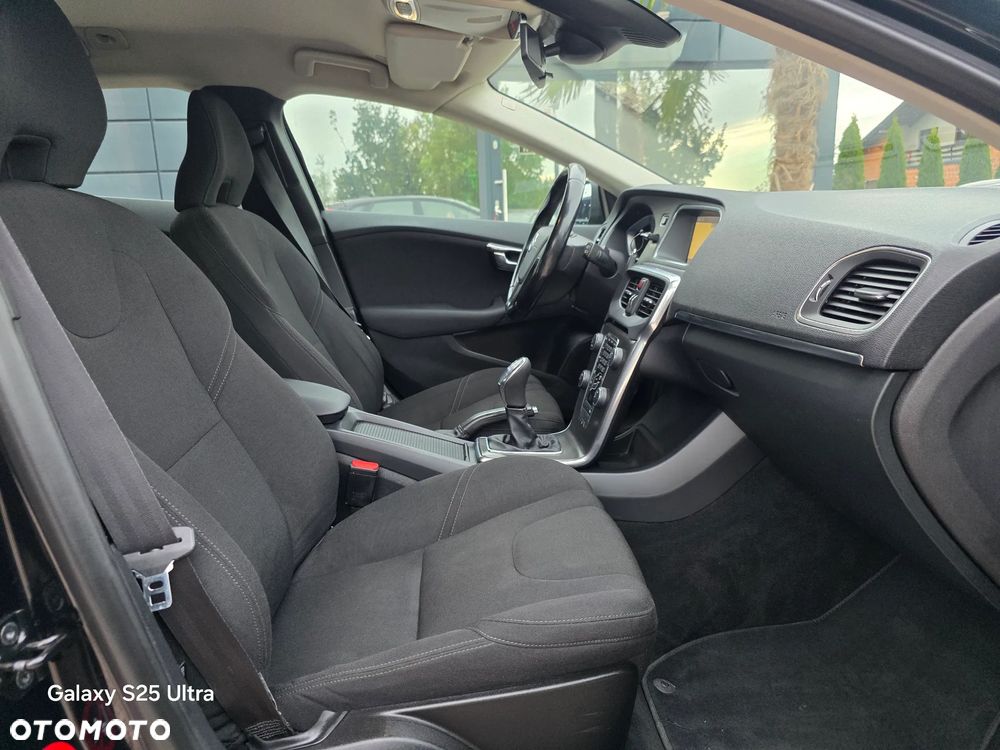 Volvo V40 D2 Momentum - 30