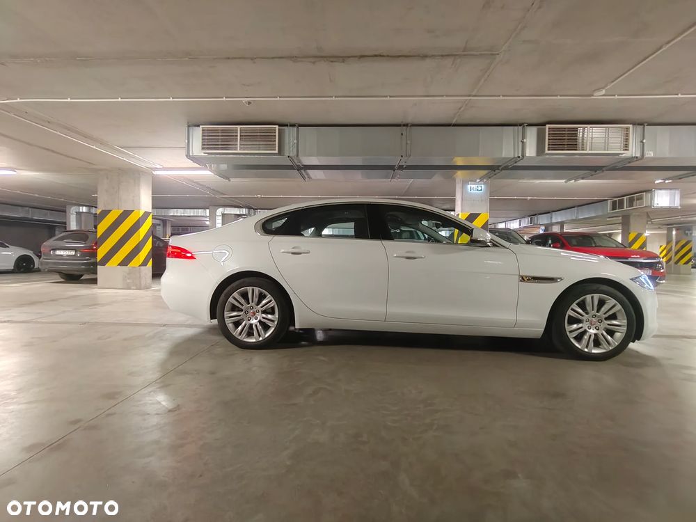 Jaguar XF 2.0 i4D Prestige - 2