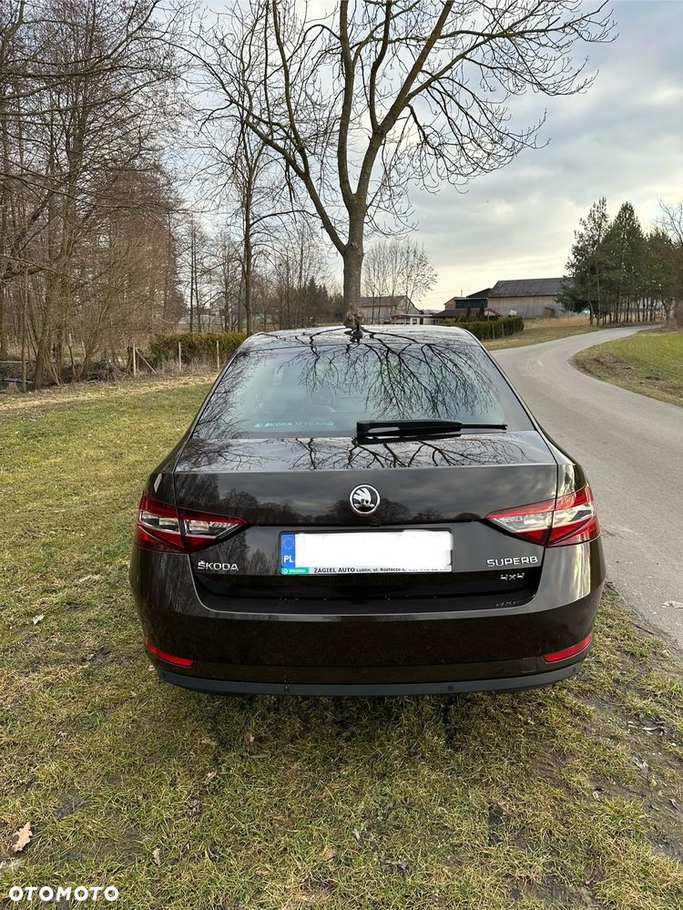 Skoda Superb 2.0 TDI 4x4 L&K DSG - 6