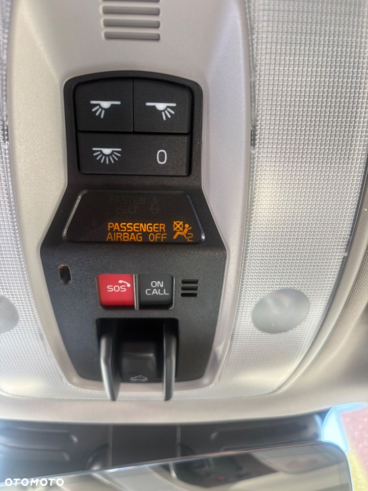 Volvo XC 60 T6 AWD Geartronic Momentum - 23