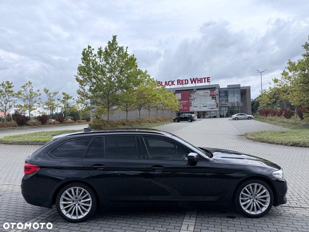 BMW Seria 5 530i Sport Line - 6