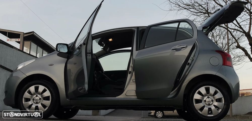 Toyota Yaris 1.0 VVT-i Comfort+AC+VSC - 38