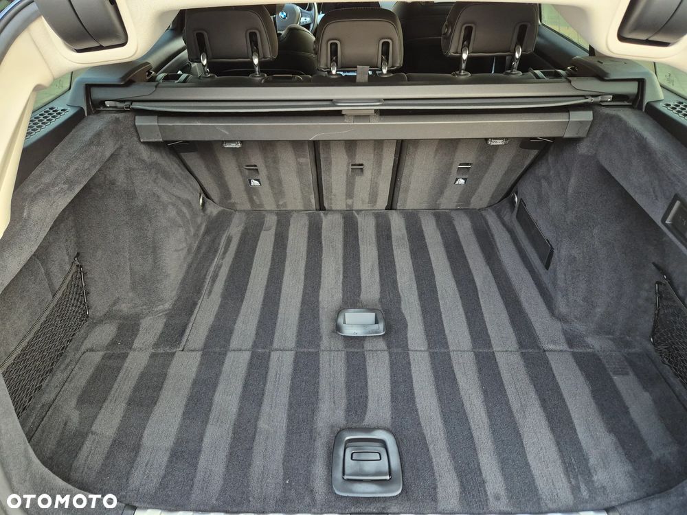 BMW Seria 3 330i Sport Line - 14