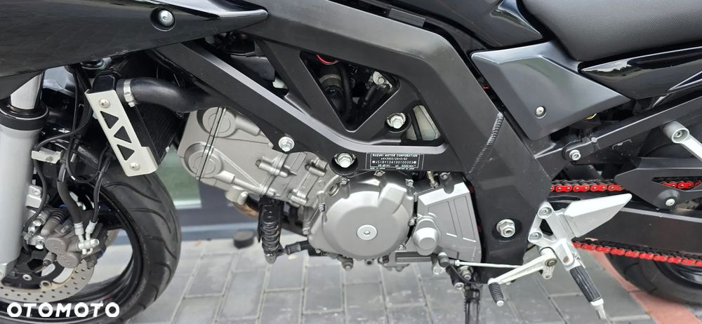 Suzuki SV - 28
