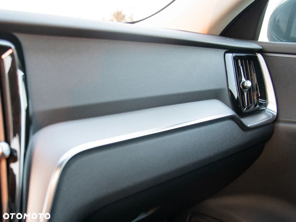 Volvo V60 Cross Country B4 D AWD - 19