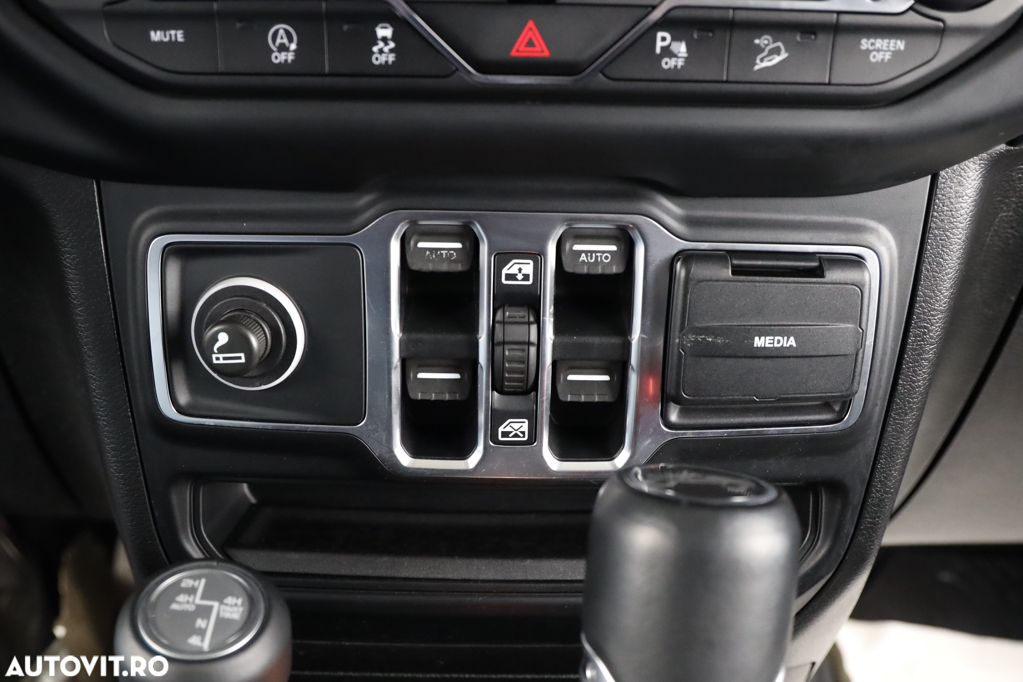Jeep Wrangler Unlimited 2.2 CRD AT8 Sahara - 27
