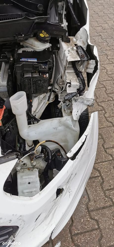 Ford Tourneo Courier 1.5 TDCi Titanium - 22