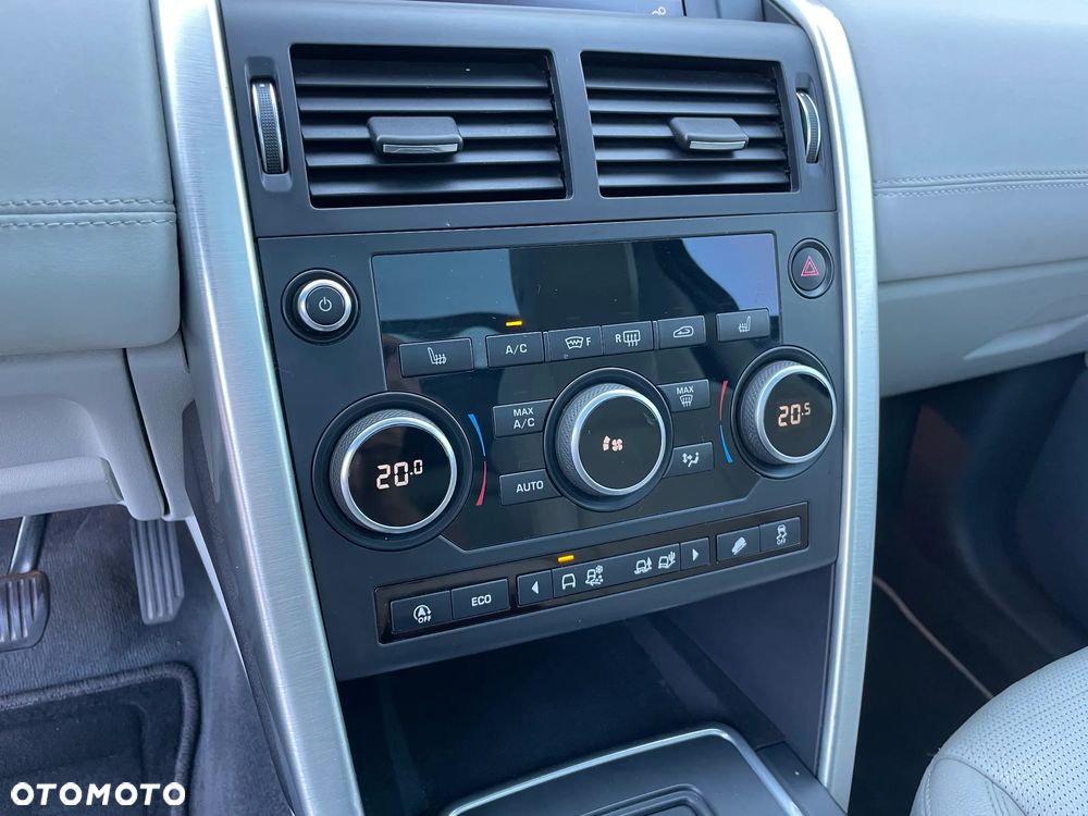 Land Rover Discovery Sport TD4 HSE Luxury - 37