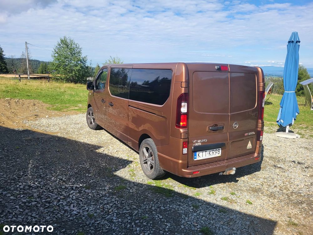 Opel Vivaro 2015 photo 2
