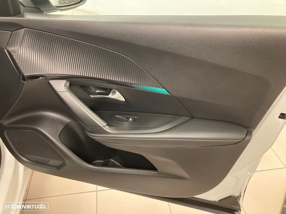 Peugeot 2008 1.2 PureTech Active Pack - 37