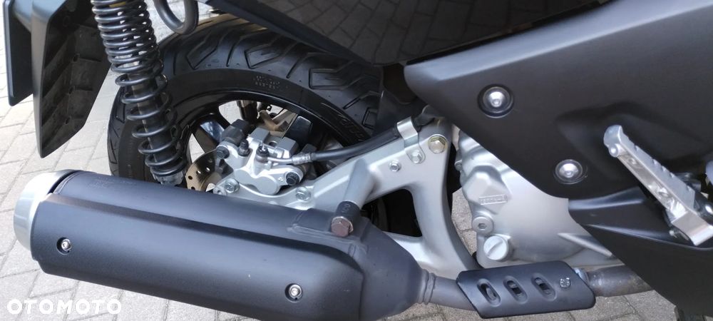 Yamaha X-max - 7