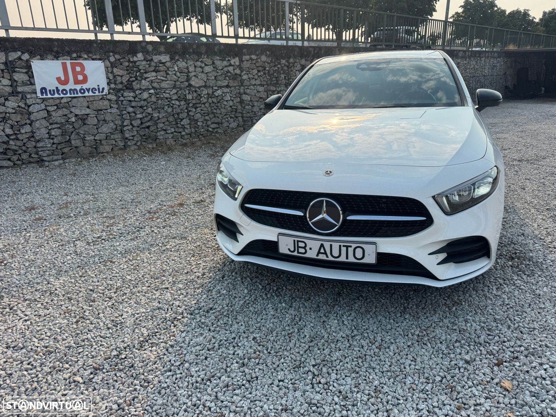 Mercedes-Benz A 250 e AMG Line - 2