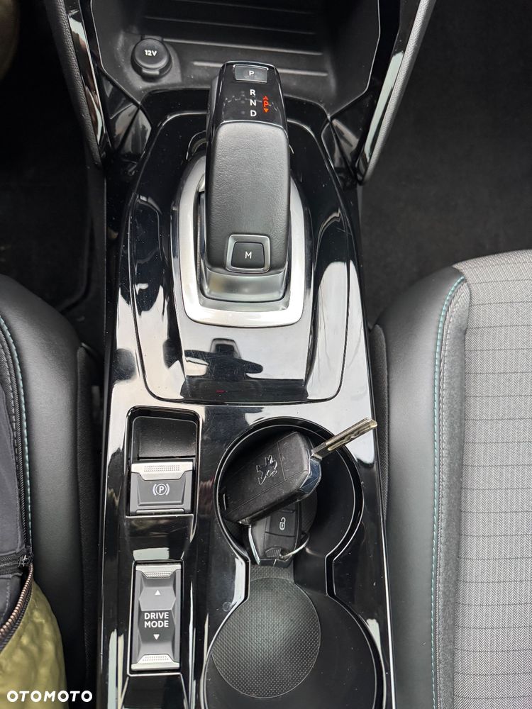 Peugeot 208 PureTech 100 EAT8 Allure - 31