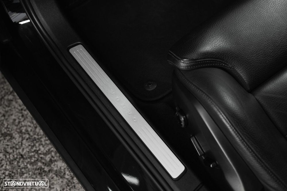 Volvo V60 2.0 B4 Momentum Geartronic - 39