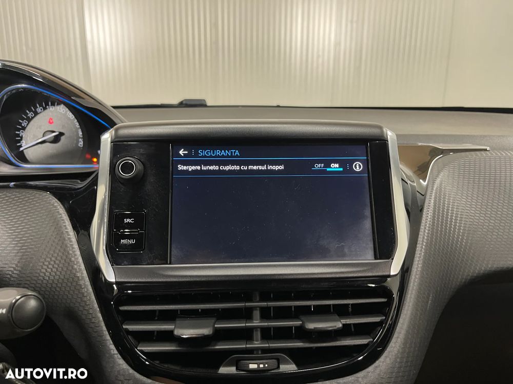 Peugeot 2008 1.2 PureTech Turbo EAT6 S&S Allure - 20