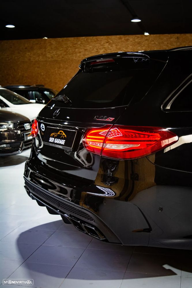 Mercedes-Benz C 63 AMG S - 22