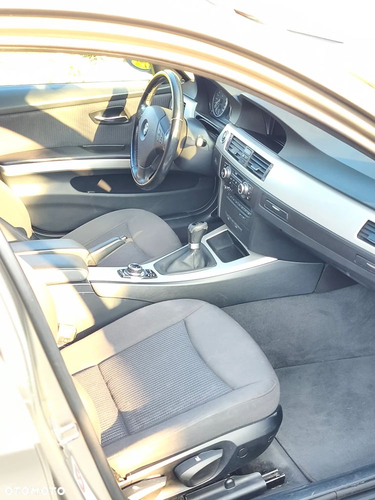 BMW Seria 3 320d - 5