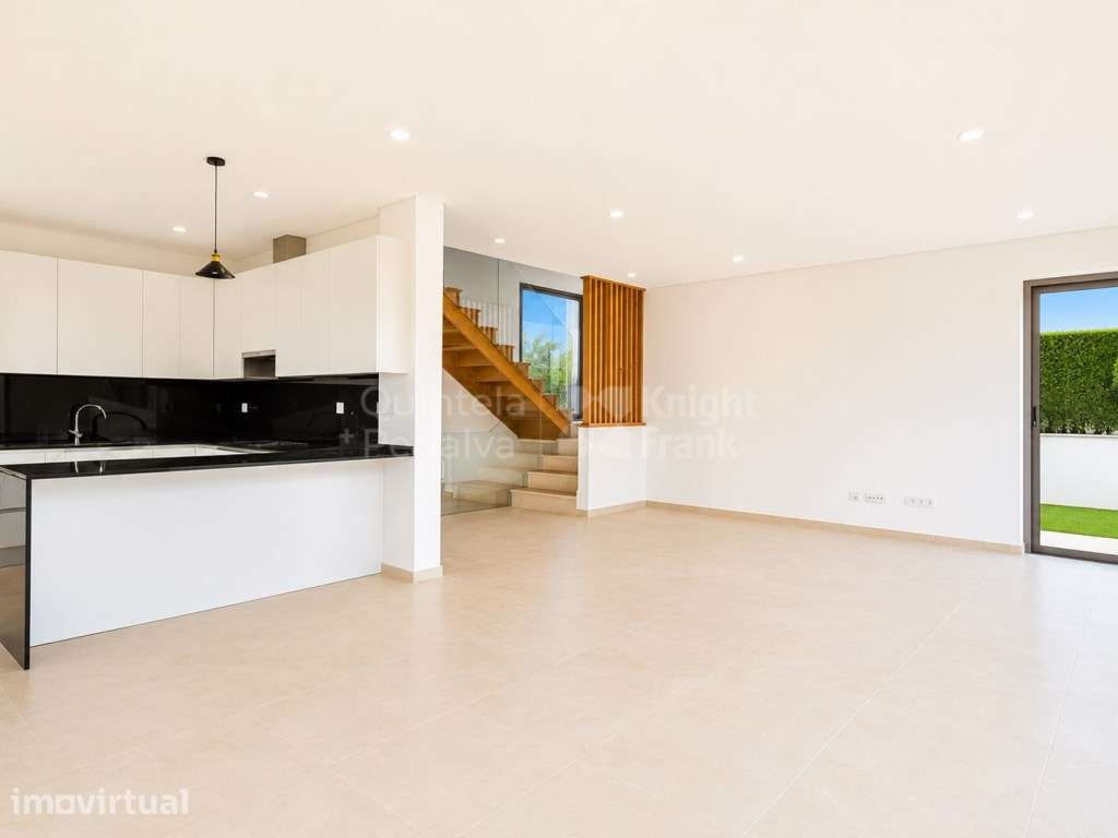 Moradia T4 com jardim e garagem em Birre - Grande imagem: 5/32