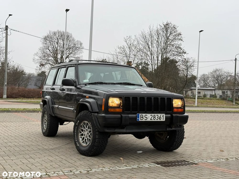 Jeep Cherokee - 1