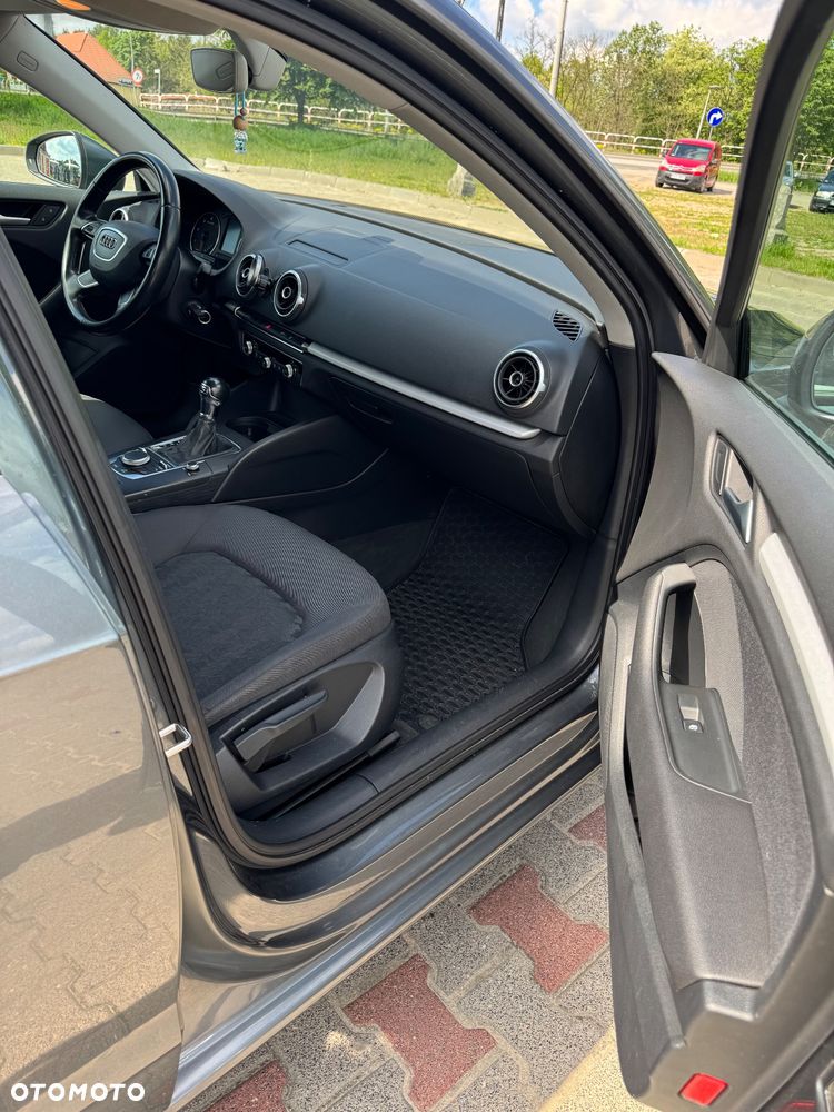 Audi A3 Sportback 1.6 TDI S tronic - 12
