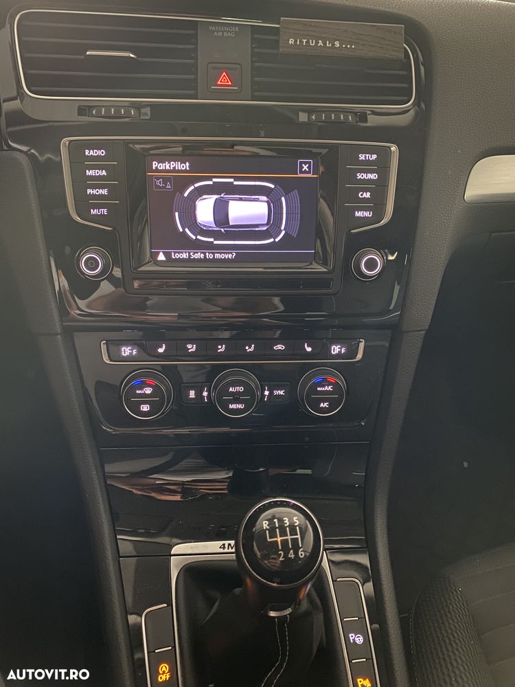 Volkswagen Golf - 8