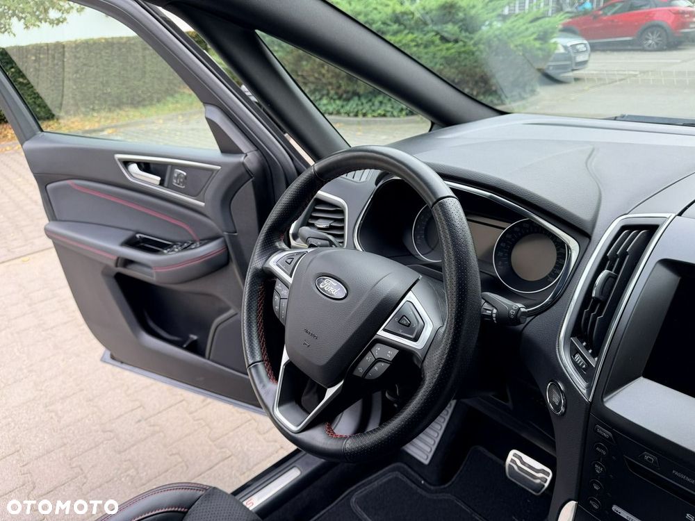 Ford S-Max - 33