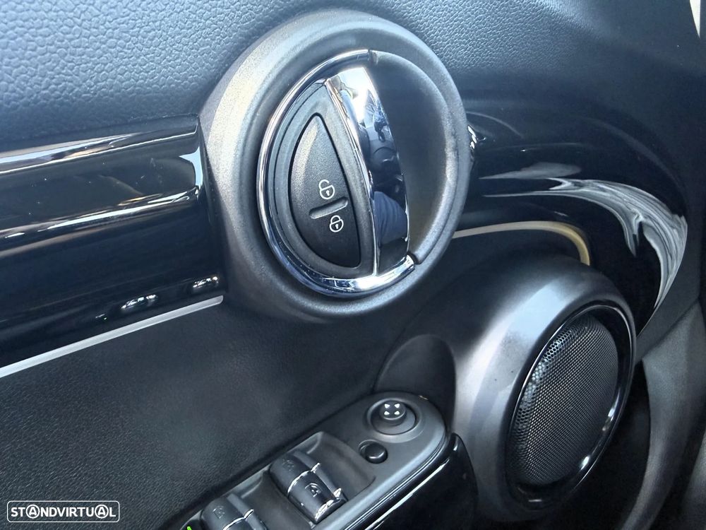 MINI 5 Portas Cooper Premium Plus JCW Auto - 31