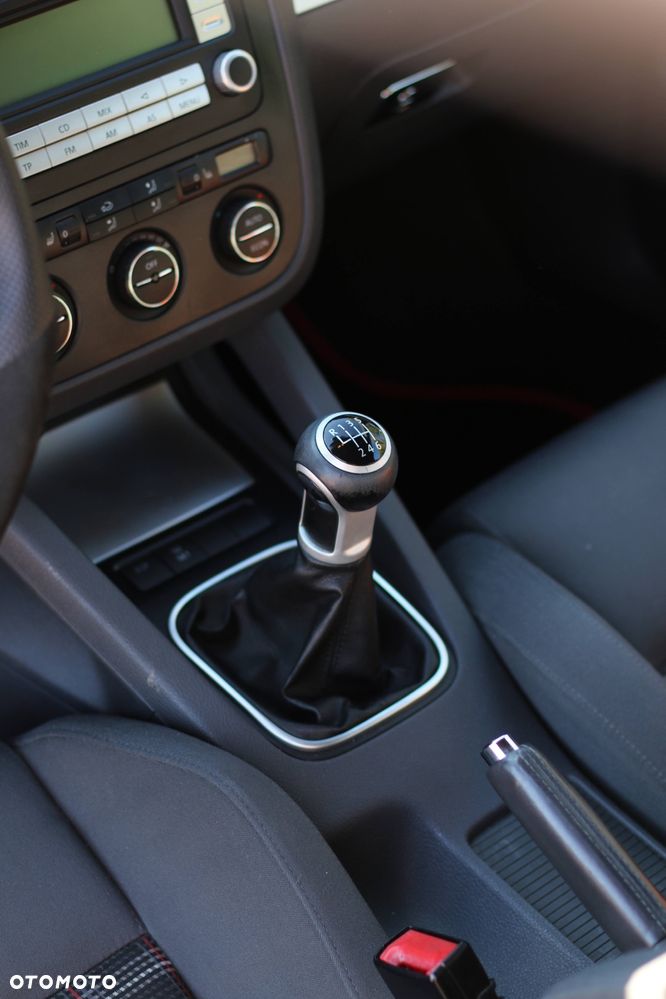 Volkswagen Golf - 16