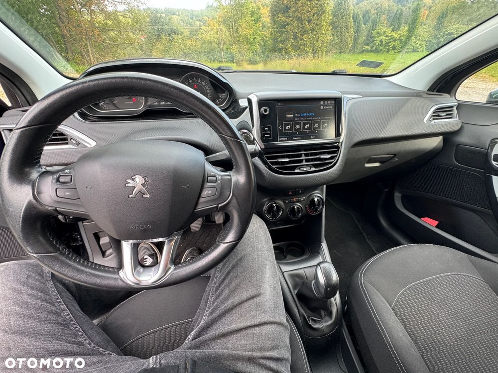 Peugeot 208 - 20