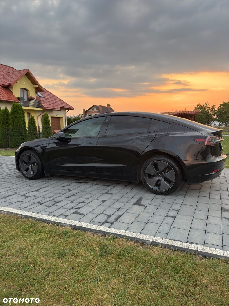 Tesla Model 3 - 6